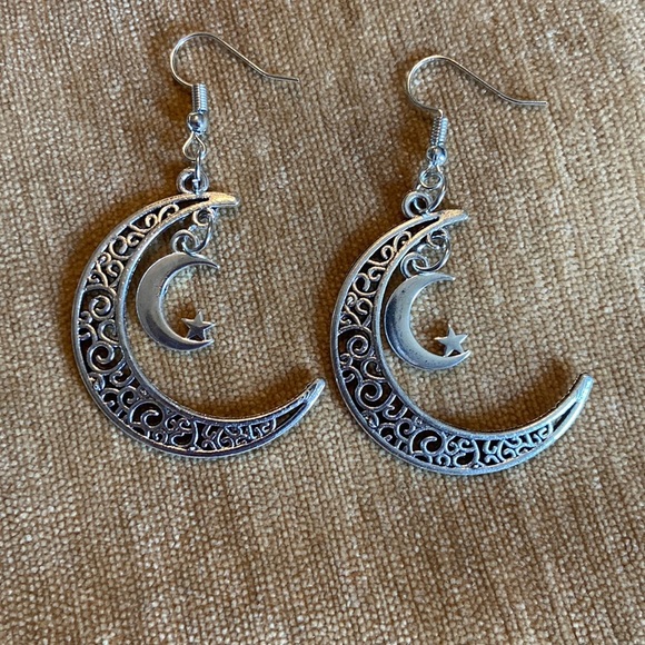 Jewelry - Moon star earrings
